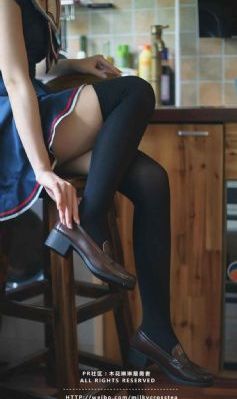 丰满白嫩极品少妇呻吟啪啪片_免费观看